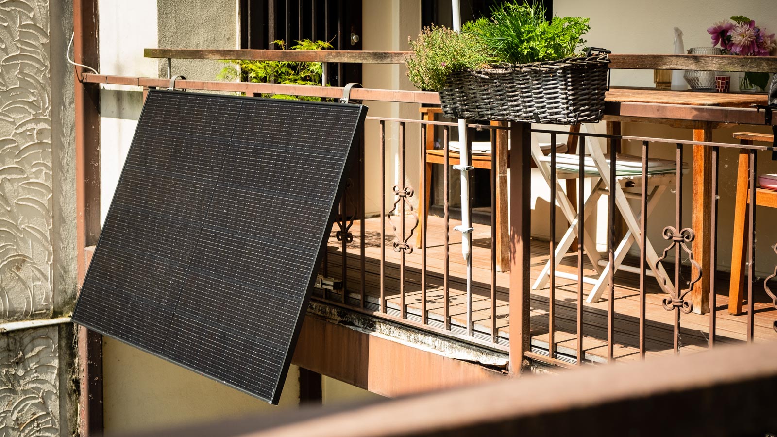Balkon mit Stecker-Solar-Panel