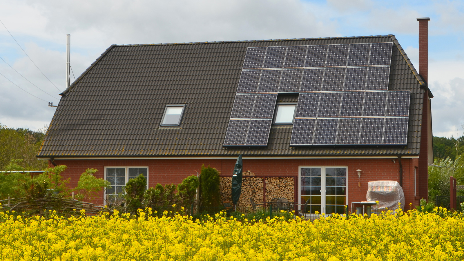 Älteres Einfamilienhaus mit Photovoltaikanlage