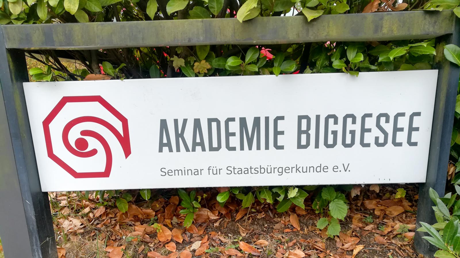 Schild Akademie Biggesee